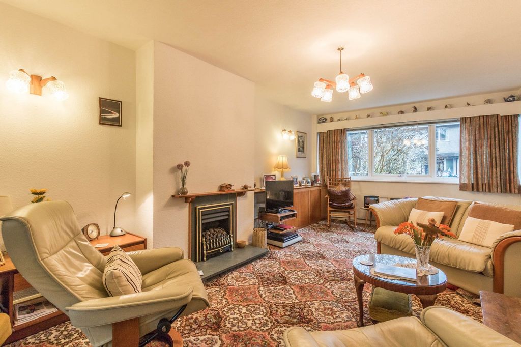 Property photo 3 of 15 Sitting Room