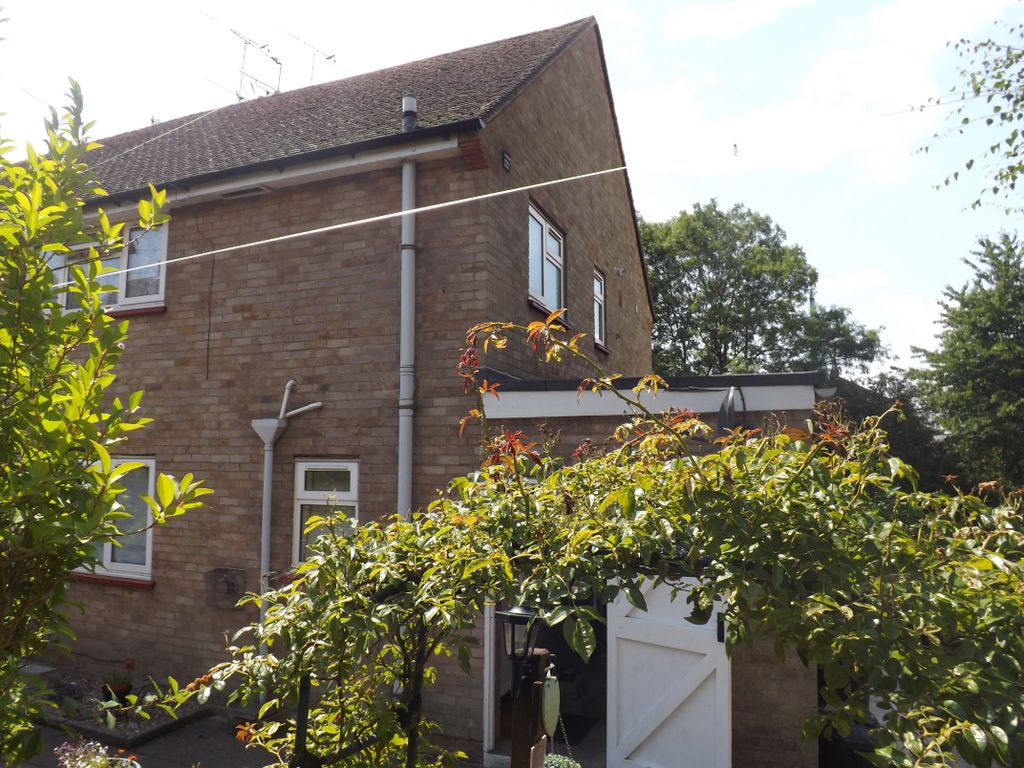 Property photo 2 of 7 Outside