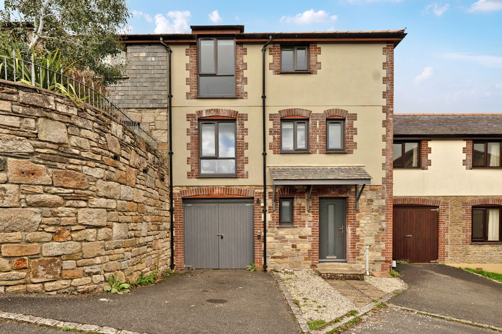 Property photo 1 of 21 1534811-2-1A13592...