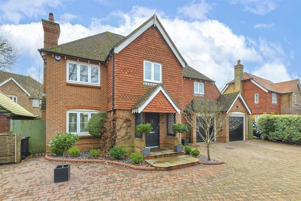 Property photo 1 of 30 16Redwell01.Jpg