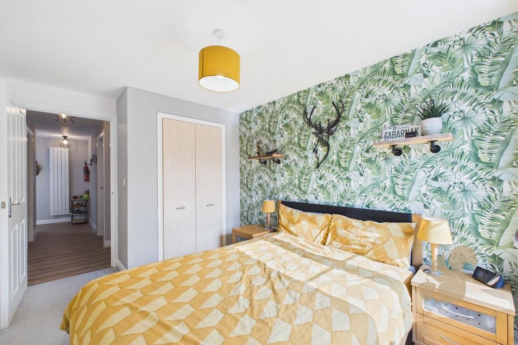 Property photo 2 of 19 Cam01659G0-Pr0763-Still006.Jpg