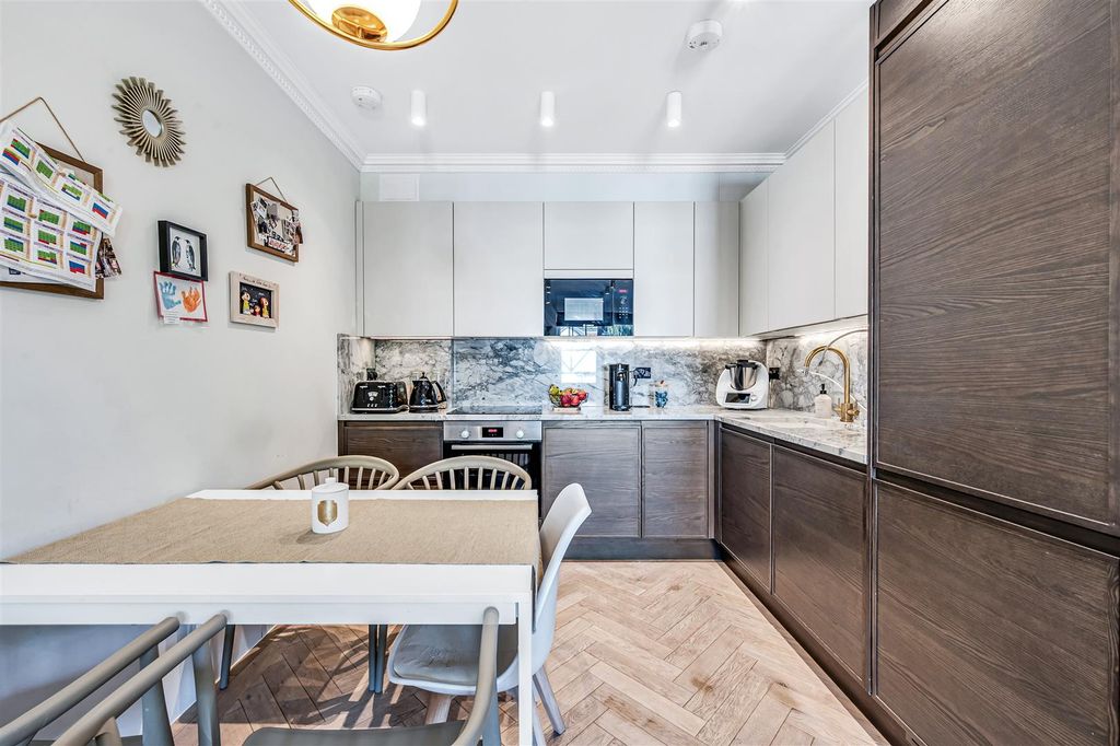 Property photo 3 of 13 Flat 5, 35, West Lodge Avenue-6.Jpg