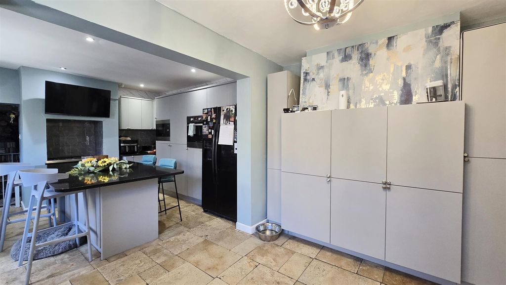 Property photo 3 of 24 Kitchen