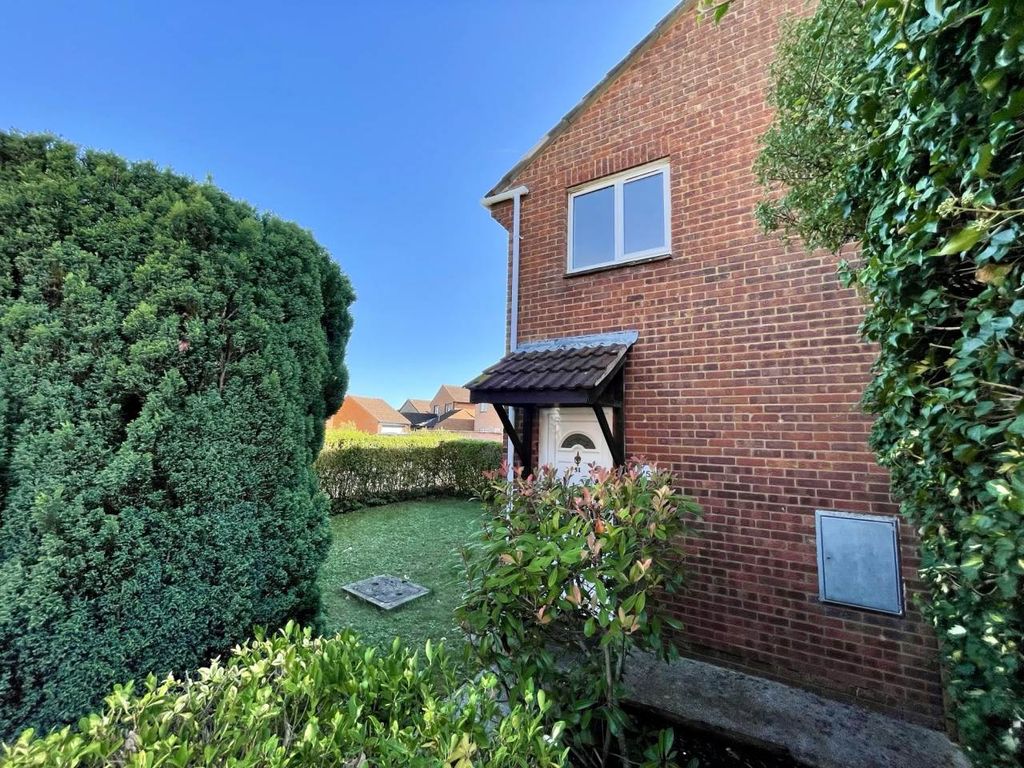Property photo 1 of 6 Front 2
