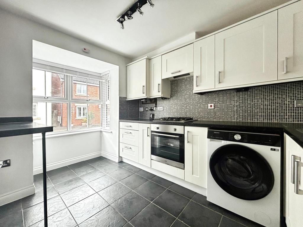 Property photo 3 of 23 Kitchen