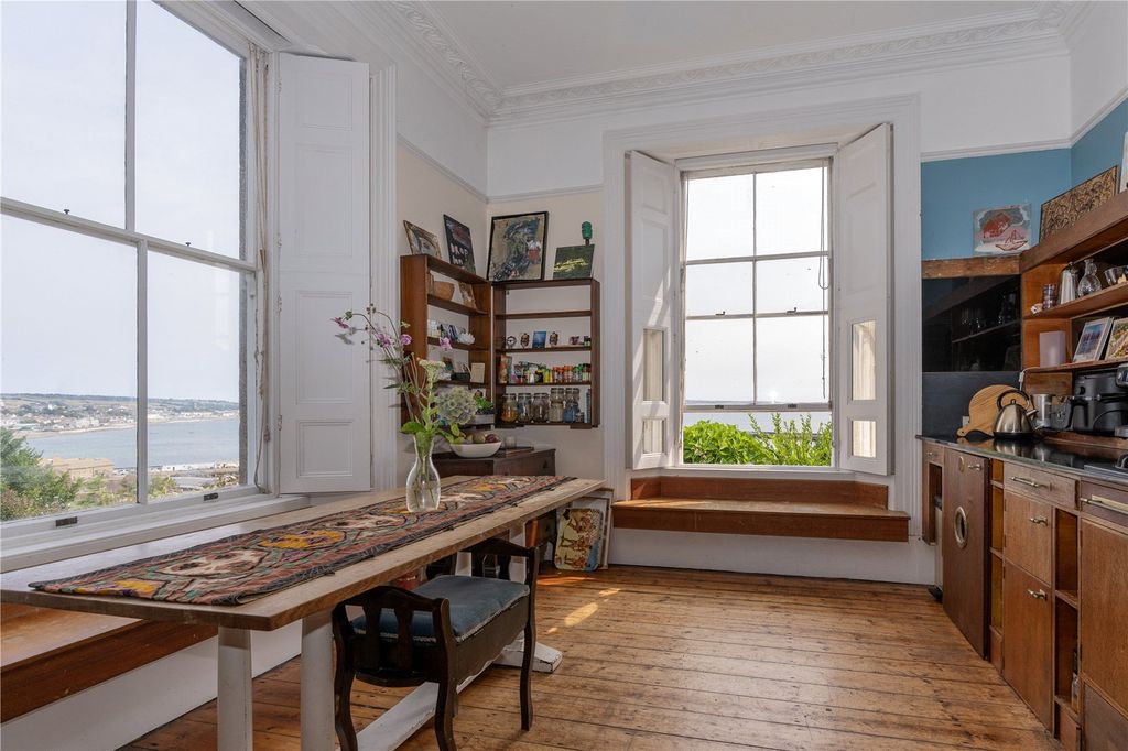 Property photo 2 of 15 Picture No. 11