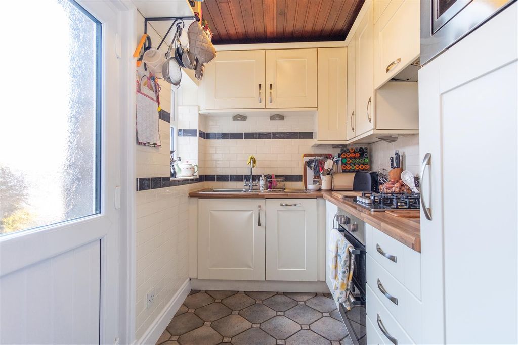 Property photo 3 of 24 Kitchen