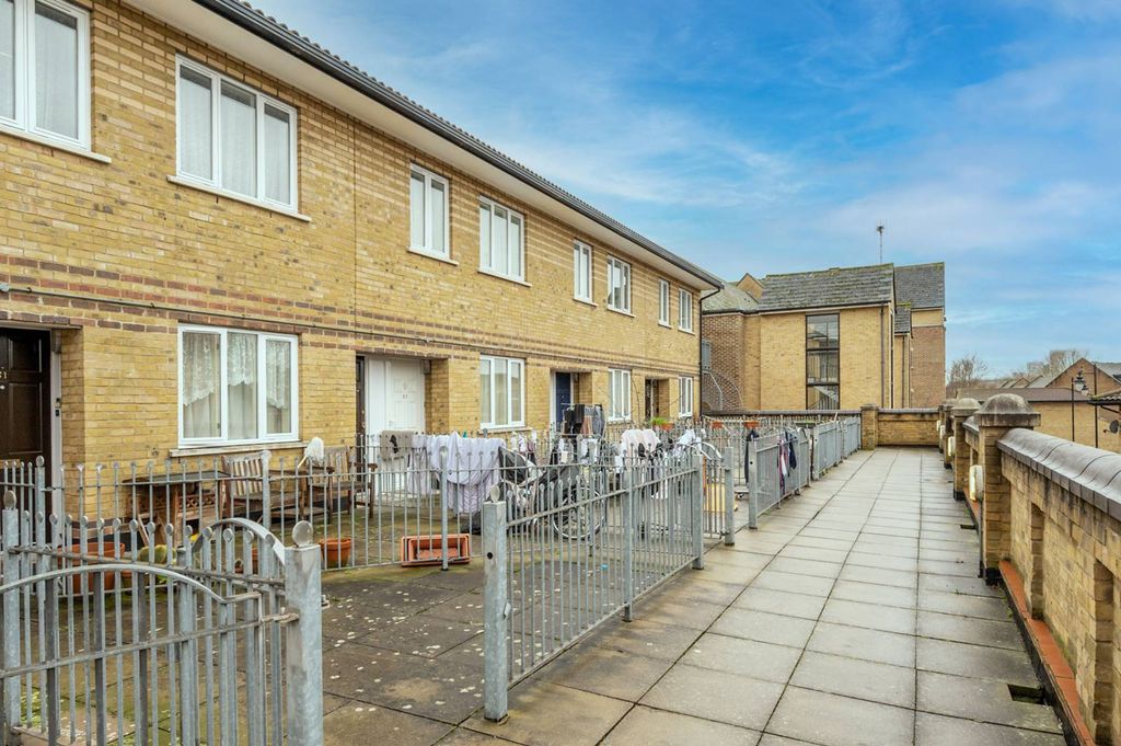 Property photo 2 of 3