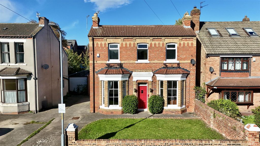 Property photo 1 of 25 Front