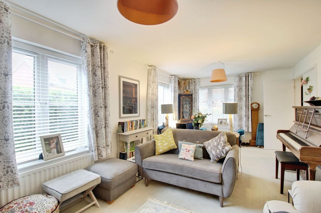 Property photo 2 of 22