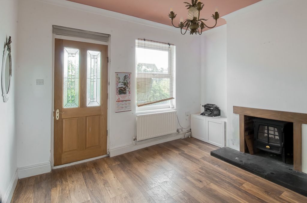 Property photo 2 of 10 Advert-25