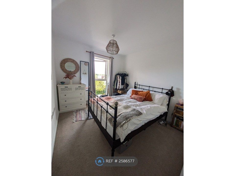 Property photo 1 of 8 Bedroom