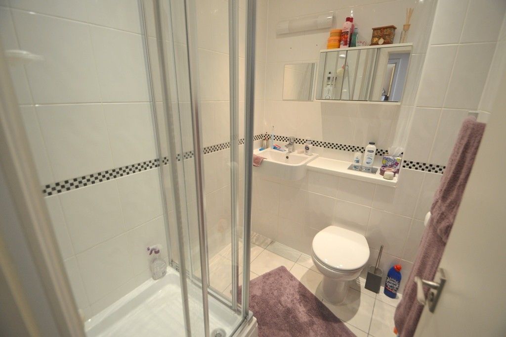 Property photo 3 of 6 Bathroom