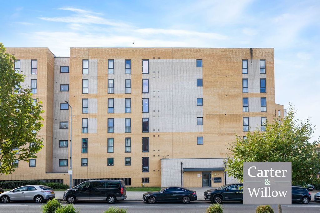 Property photo 1 of 14