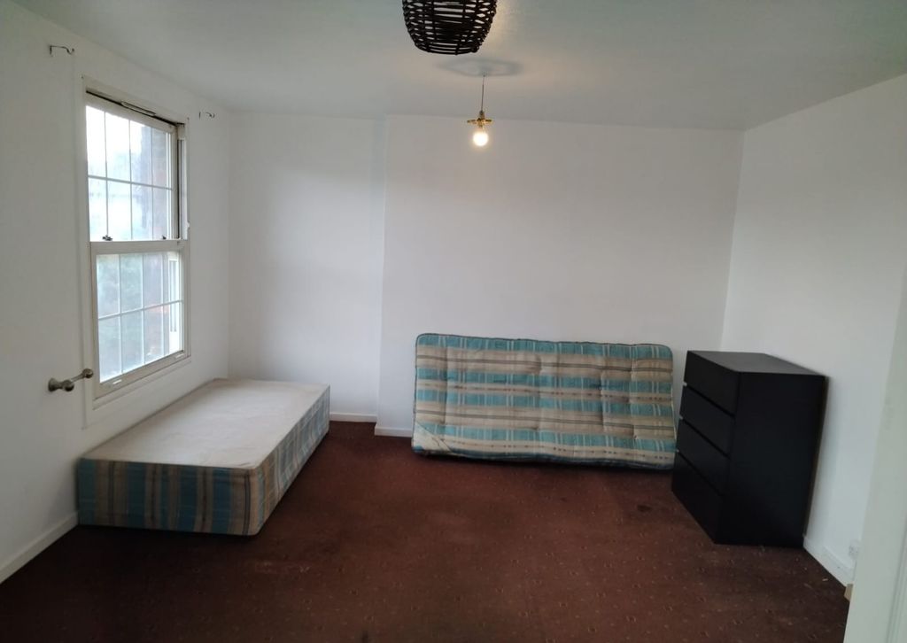 Property photo 1 of 4