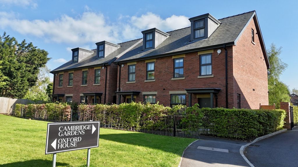 Property photo 1 of 23 Stunning Semi-Detached In The Heart Of Cheadle Hulme.