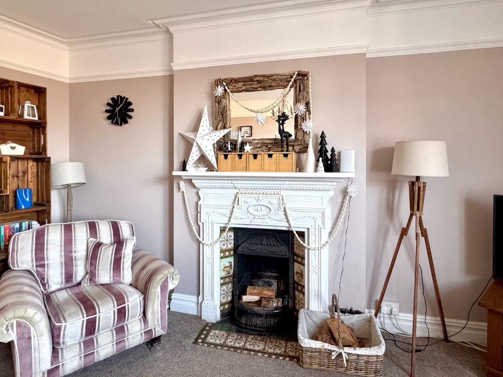 Property photo 3 of 11 Lounge/Dining Room