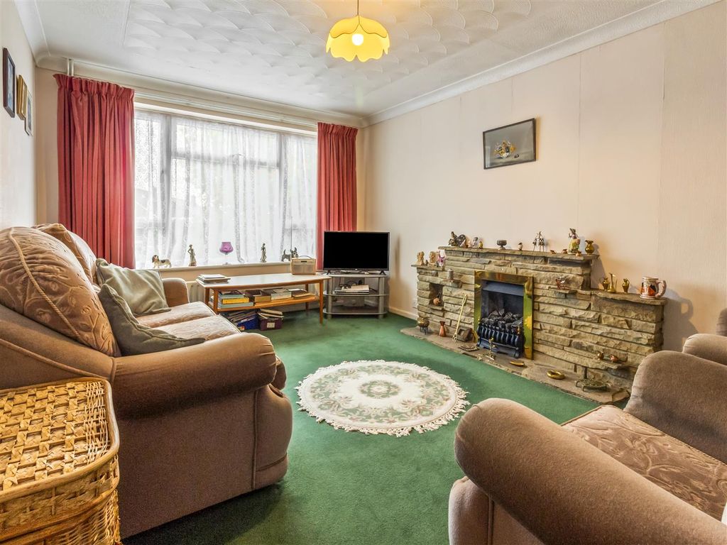 Property photo 3 of 27 72 Rogate Road-014.Jpg