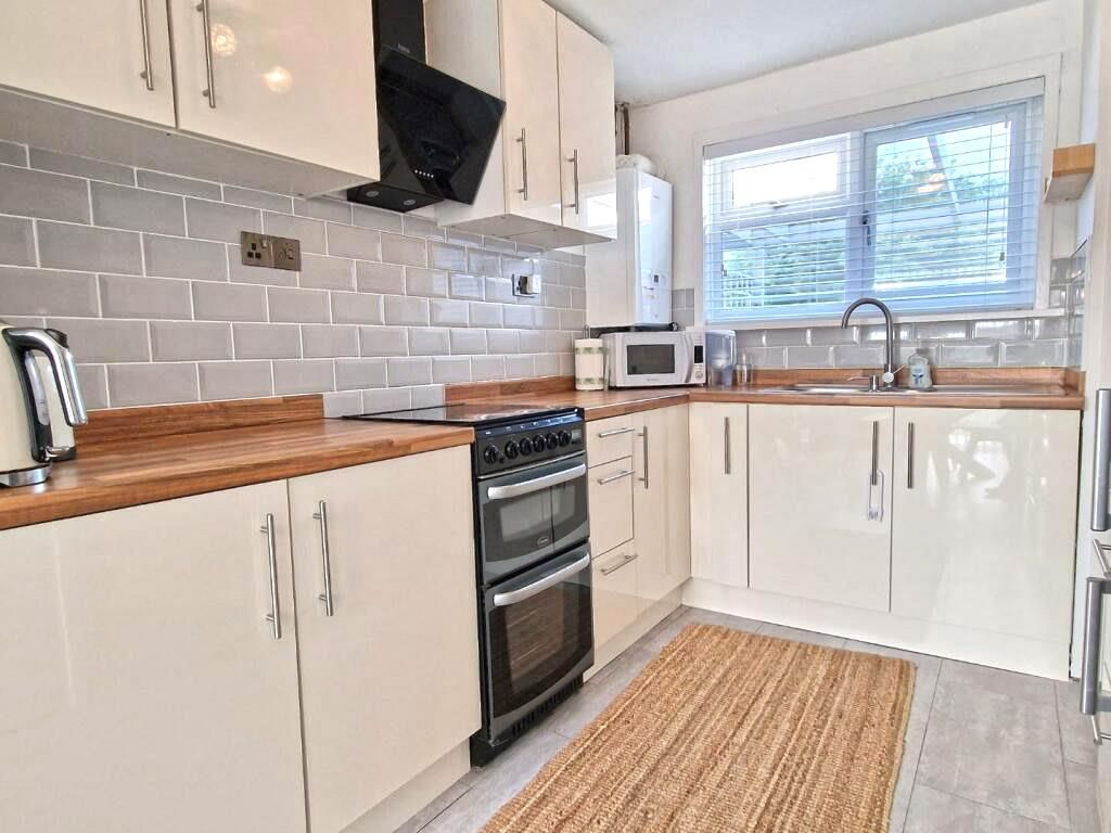 Property photo 3 of 14 Kitchen 1.Jpg