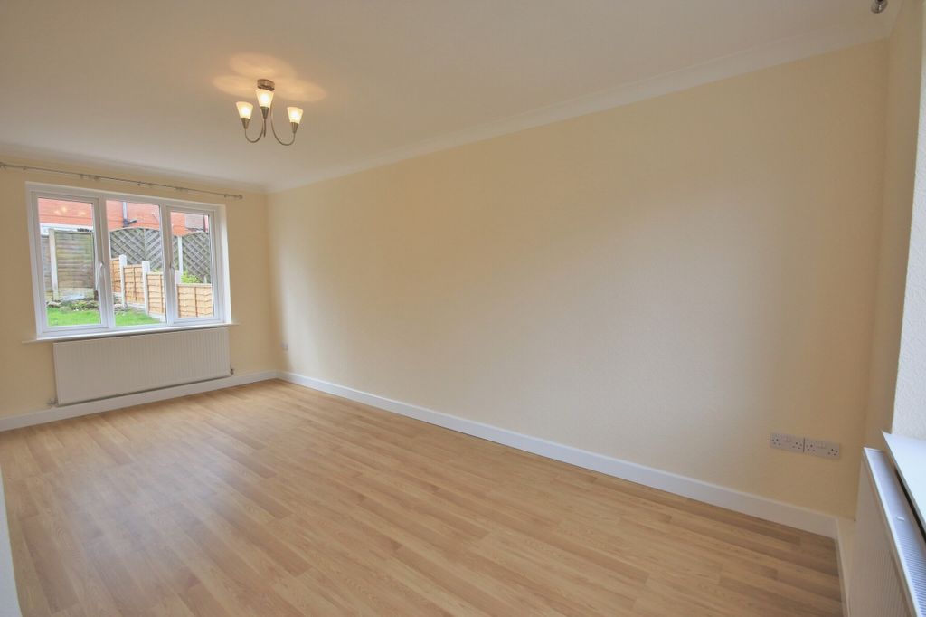 Property photo 3 of 9 Photograph 3