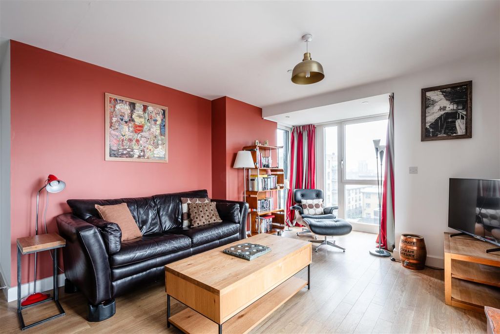 Property photo 1 of 9