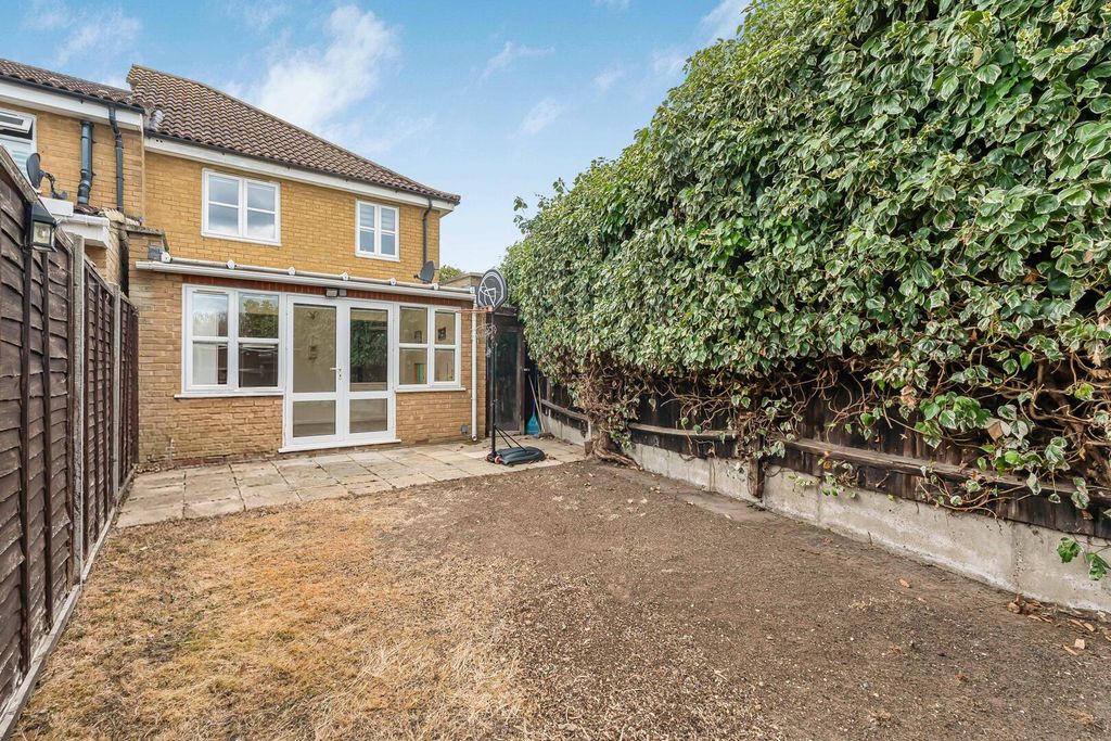 Property photo 2 of 16 Rear Garden
