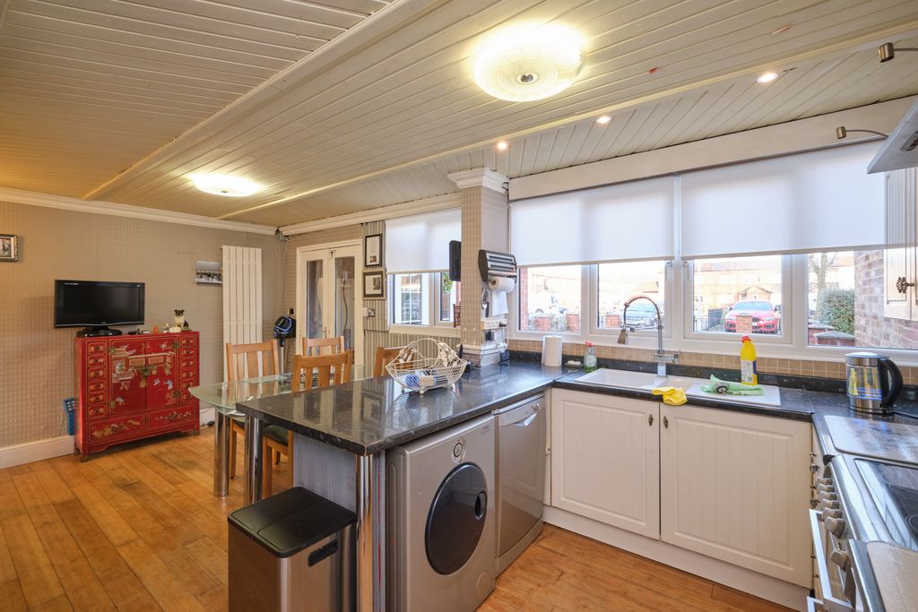 Property photo 2 of 33 36 Sumburgh Croft-18585