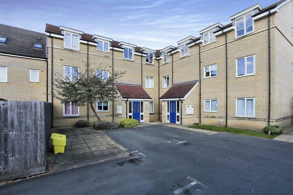Property photo 1 of 12