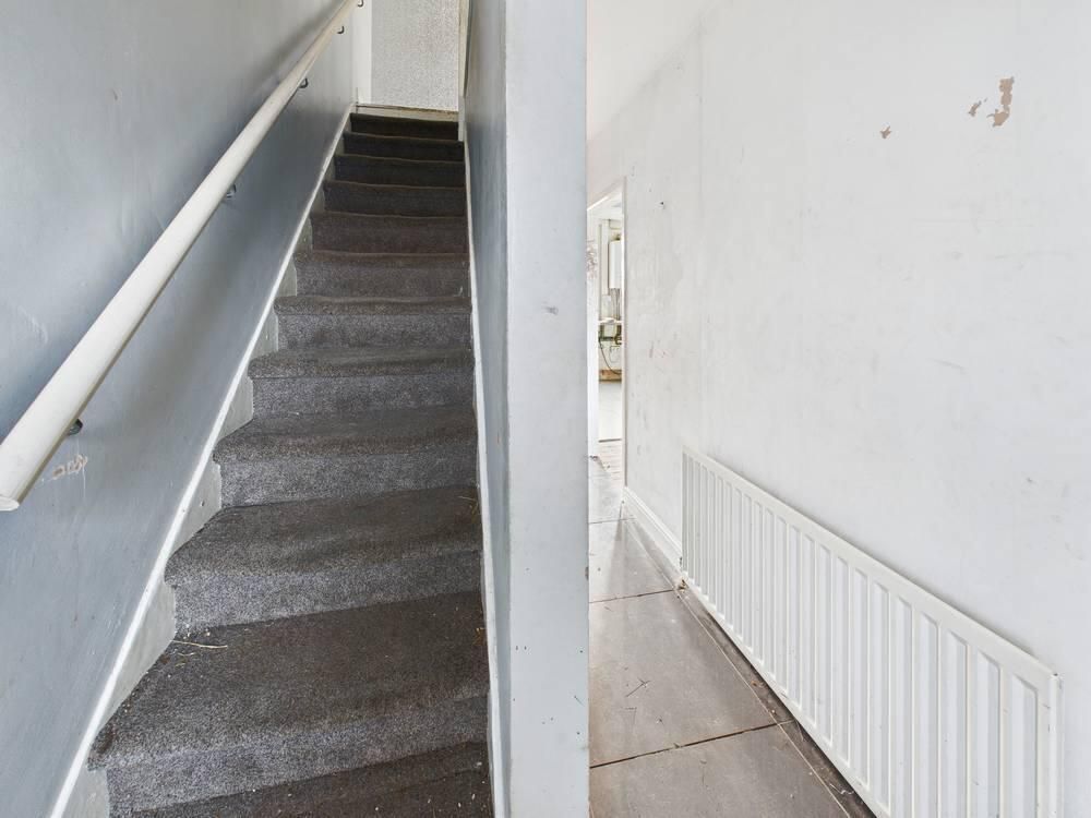 Property photo 2 of 16 Hallway