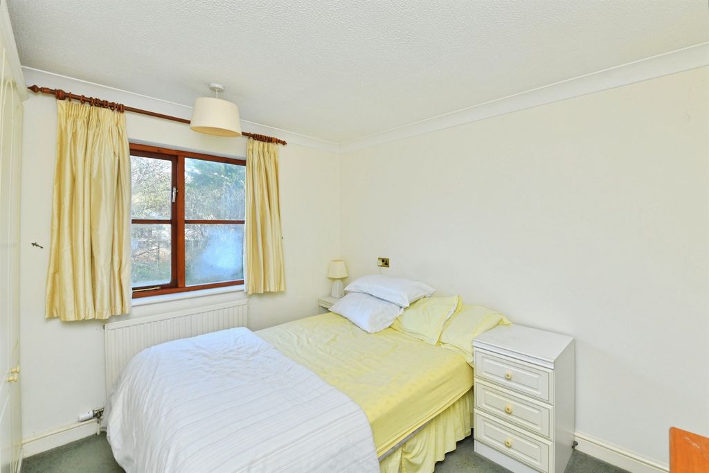 Property photo 3 of 20