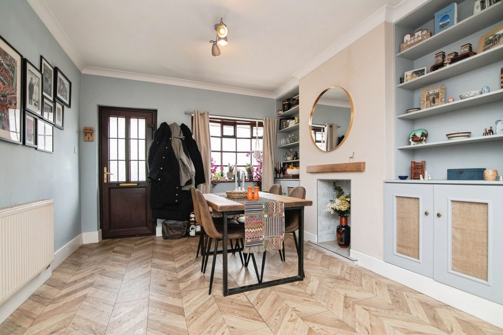 Property photo 2 of 24 Pbox-Img.Jpg