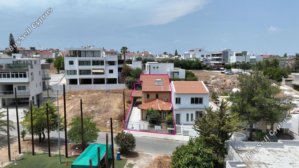 Property photo 3 of 31