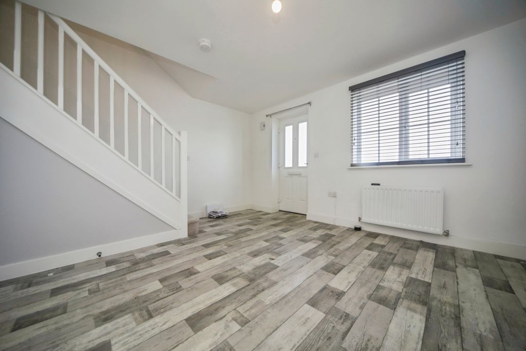 Property photo 3 of 17 Pbox-Img.Jpg