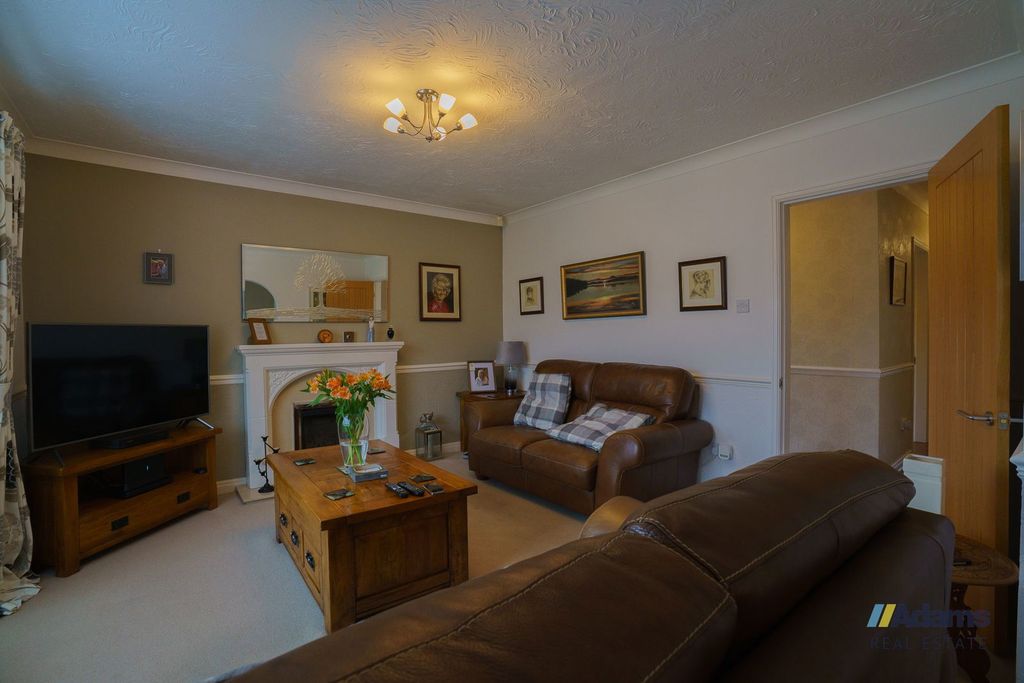 Property photo 3 of 34