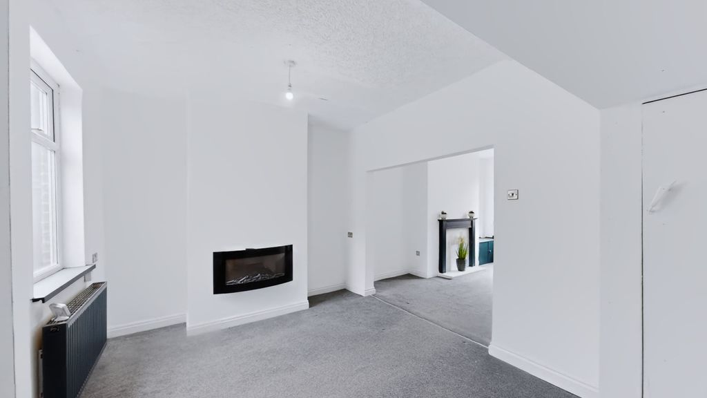 Property photo 3 of 12 Dining