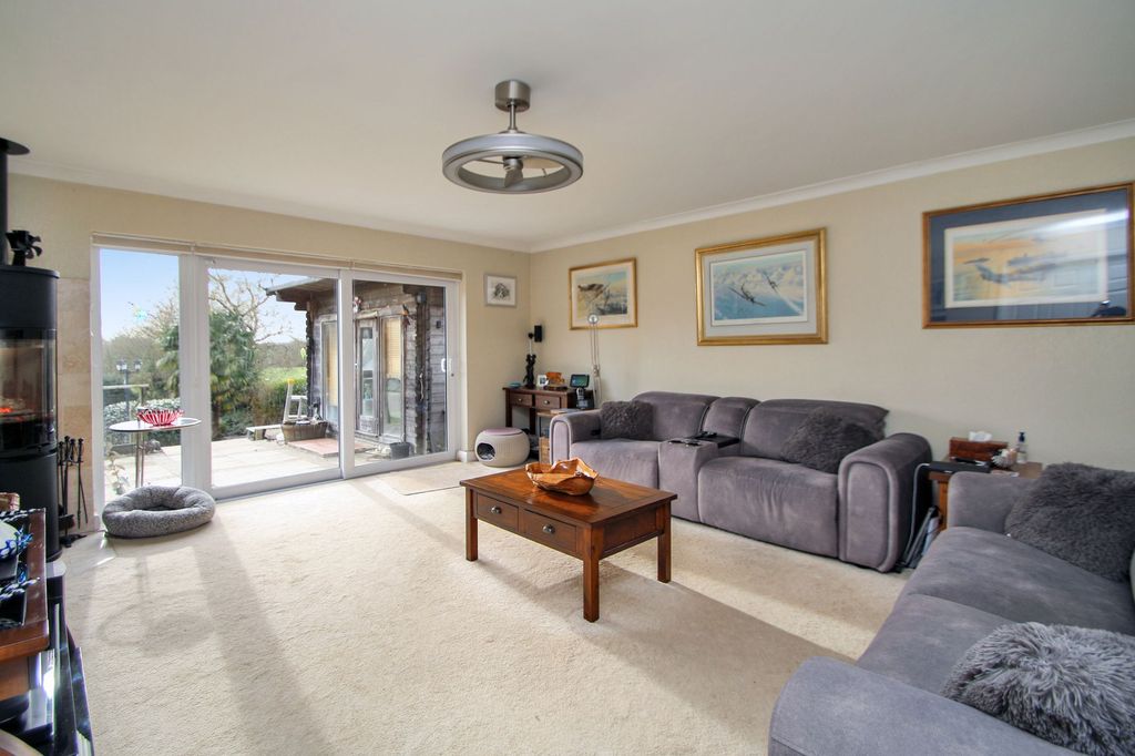 Property photo 3 of 19