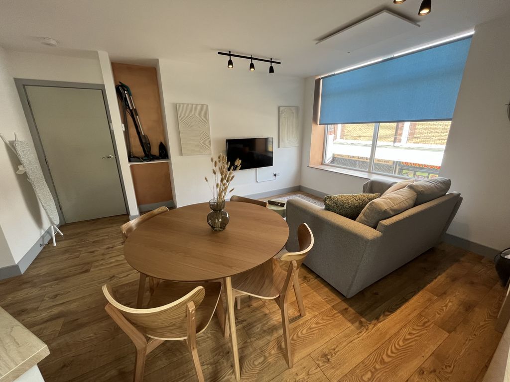 Property photo 3 of 7 Lounge