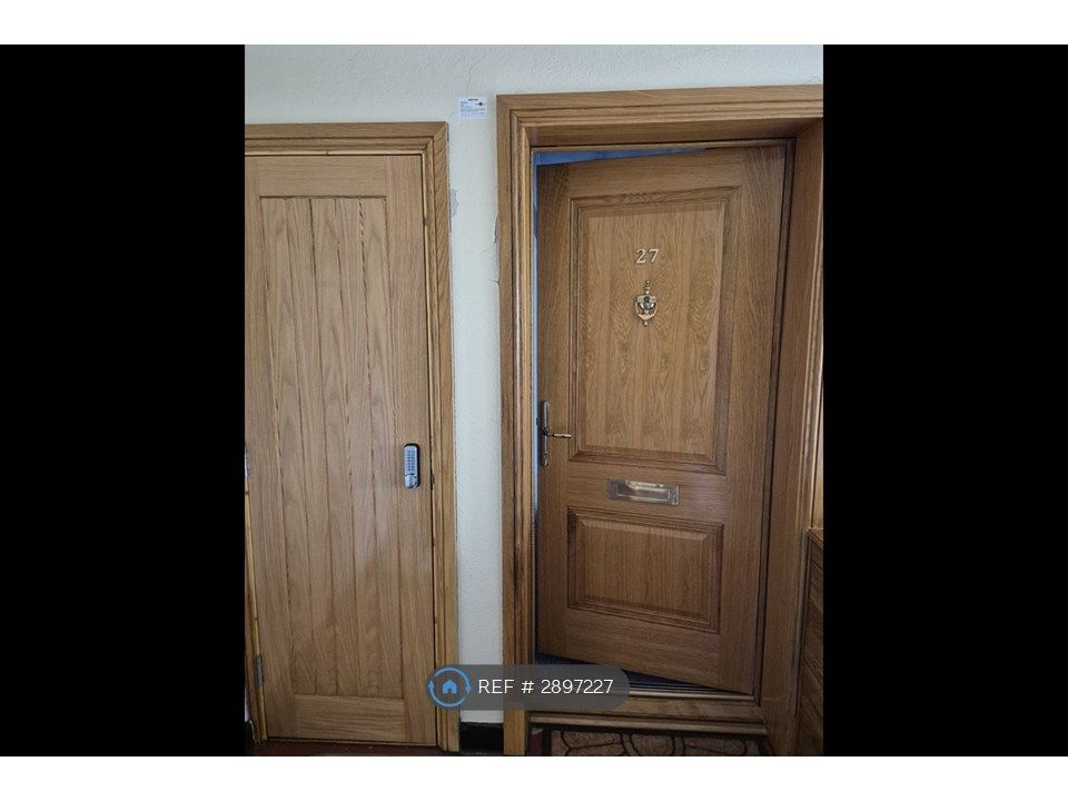Property photo 3 of 25 Entrance
