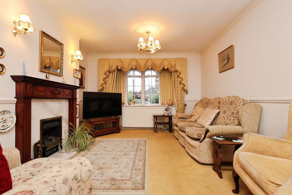 Property photo 2 of 21