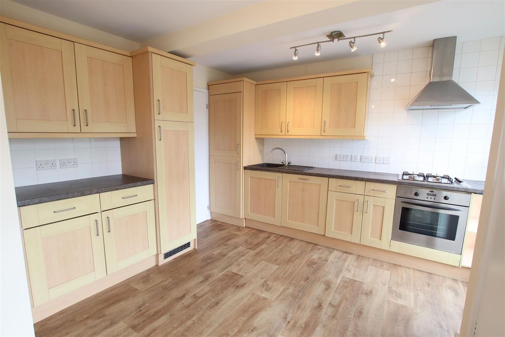 Property photo 2 of 8 Kitchen Diner.Jpg
