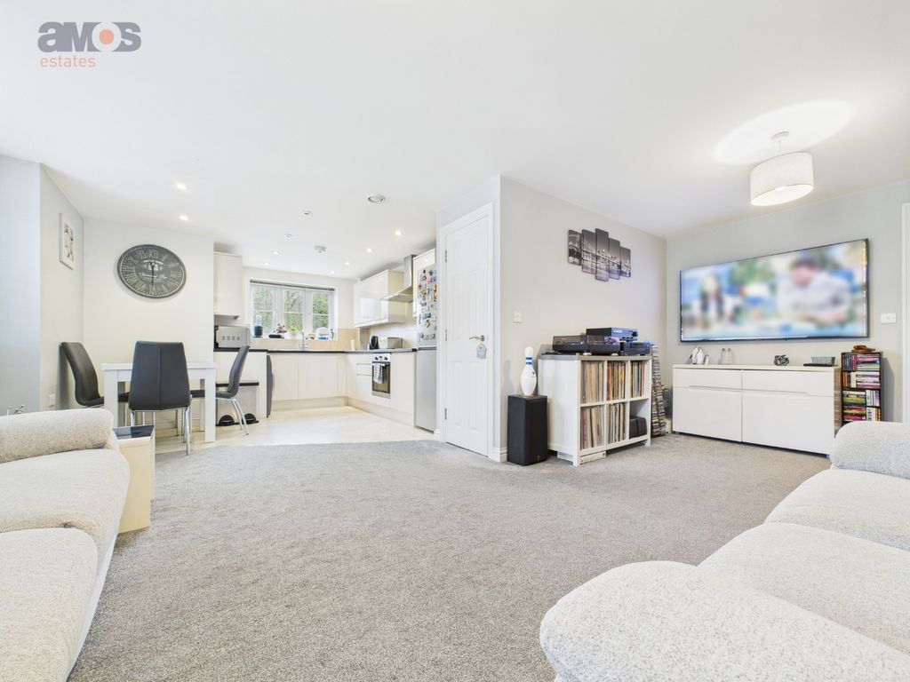 Property photo 2 of 14 4759374