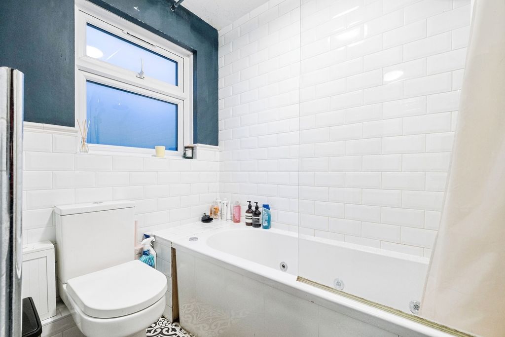 Property photo 3 of 16 Pbox-Img.Jpg