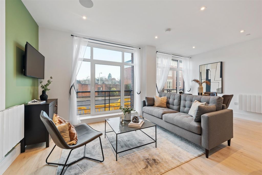 Property photo 2 of 7 Syward Place, F1 Ph8.Jpg