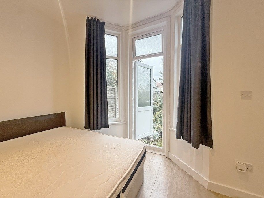 Property photo 3 of 6 Gallery