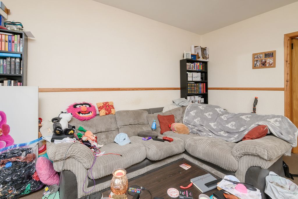 Property photo 3 of 19