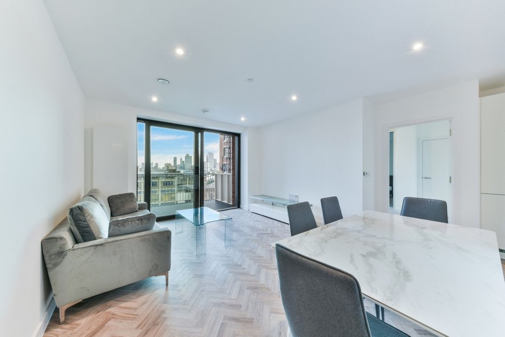 Property photo 1 of 7 Reception (Exampl...