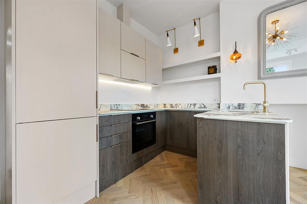 Property photo 1 of 9 Rockley Road