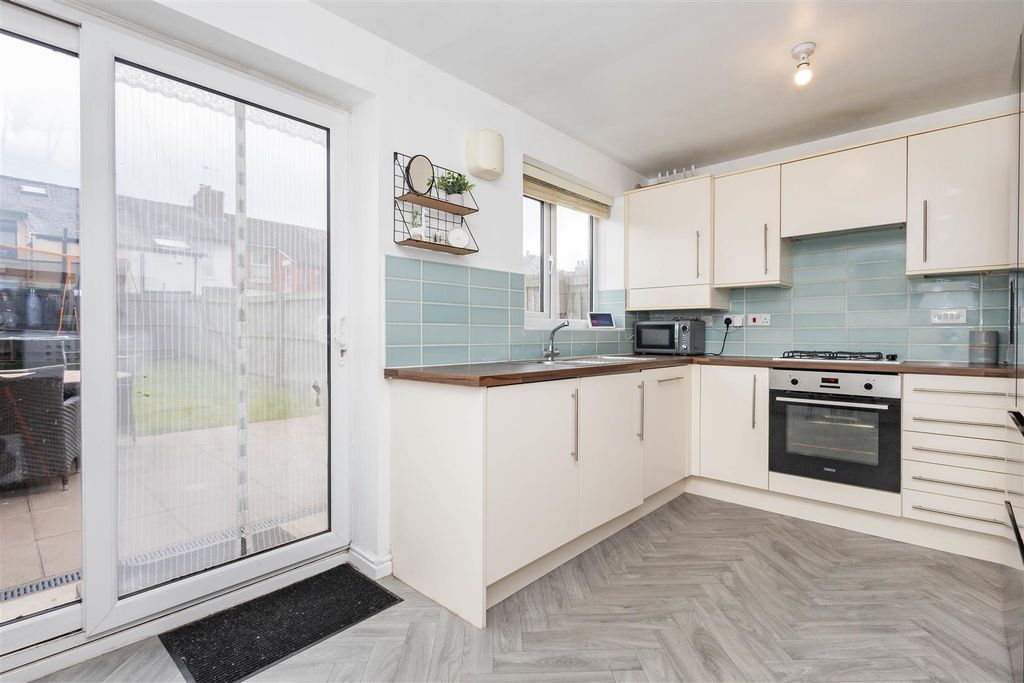 Property photo 3 of 14 Kitchen/Diner