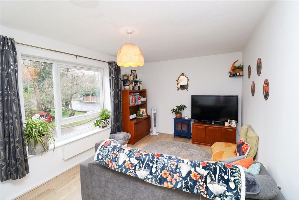 Property photo 2 of 10 Living Room