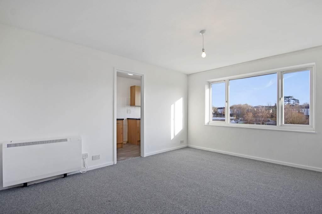 Property photo 3 of 15 10-A240F323-27F1-4053-9346-Bc118B6Aae75Ammim - 39